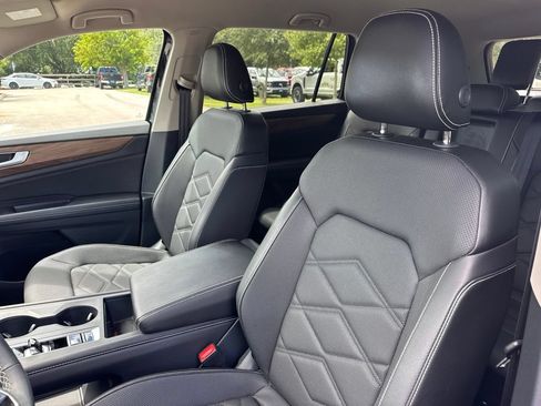 Used 2024 Volkswagen Atlas SE FWD image 10