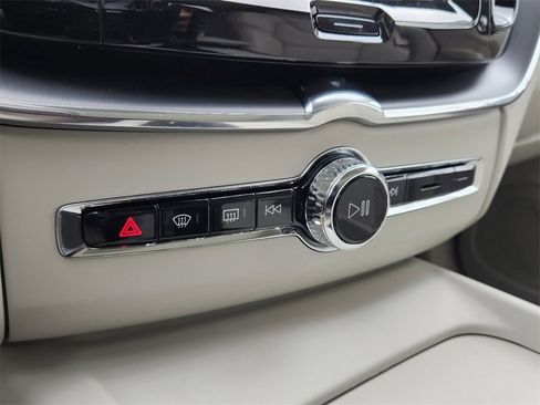 New 2025 Volvo XC60 B5 Plus w/ Protection Package Premier image 14
