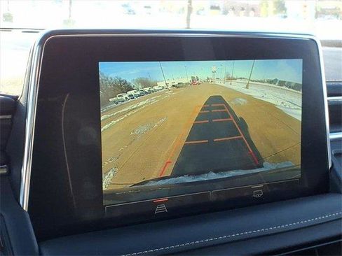 Used 2024 GMC Yukon SLT image 13