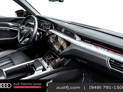 Used 2022 Audi e-tron Chronos w/ Chronos Package image 18