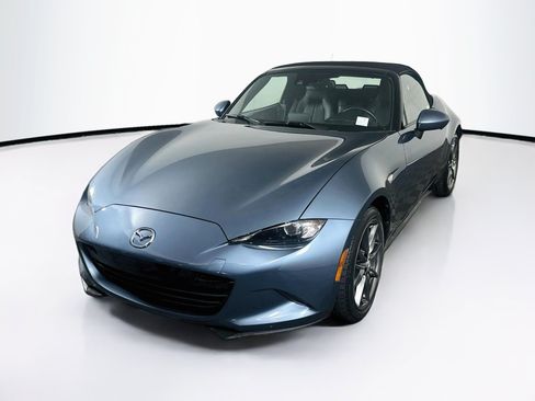 Used 2017 MAZDA MX-5 Miata Grand Touring RWD image 3