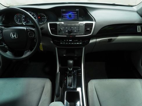 Used 2017 Honda Accord LX image 13