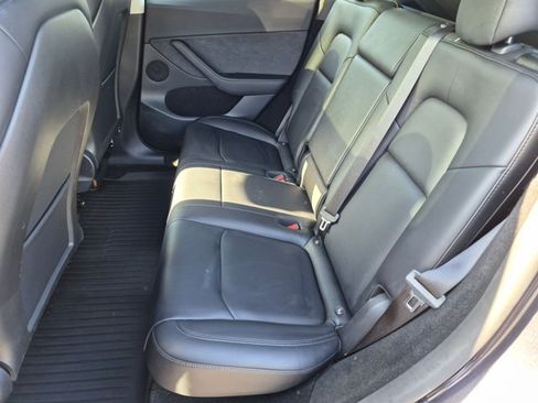 Used 2024 Tesla Model Y Long Range RWD image 20