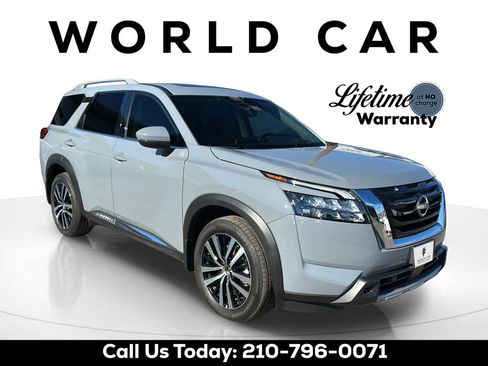 Used 2025 Nissan Pathfinder Platinum FWD image 16