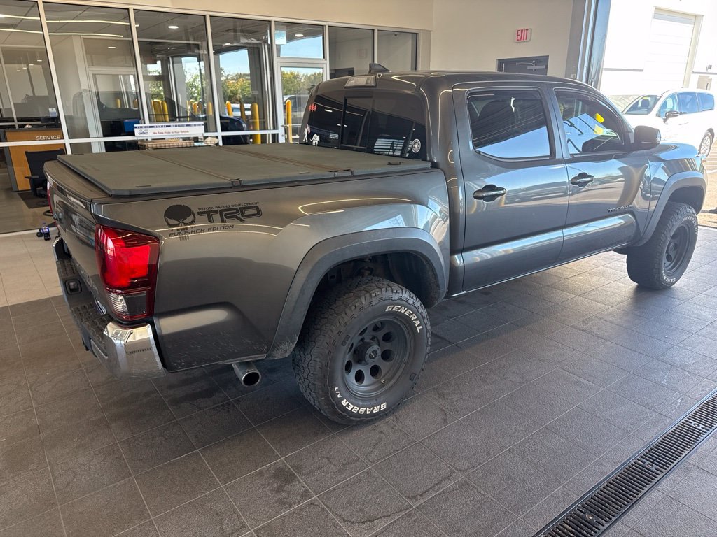 Used 2018 Toyota Tacoma TRD Off-Road AWD/4WD image 3