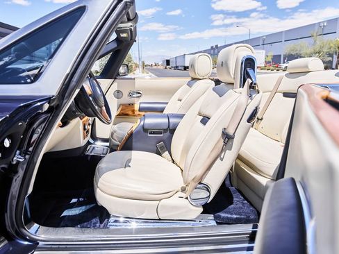 Used 2009 Rolls-Royce Phantom Drophead Coupe RWD image 32
