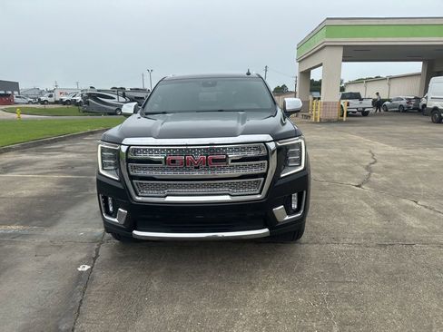 Used 2023 GMC Yukon SLT AWD/4WD image 4