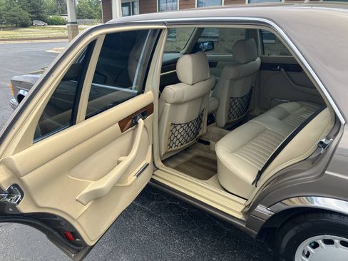 Used 1988 Mercedes-Benz 420 SEL image 19
