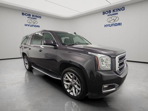 Used 2018 GMC Yukon XL SLT w/ Open Road Package AWD/4WD image 7