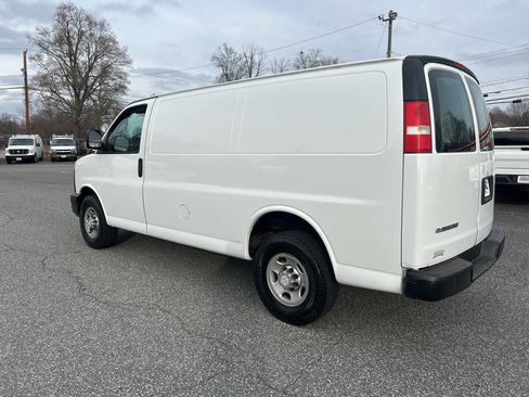 Used 2016 Chevrolet Express 2500 image 7