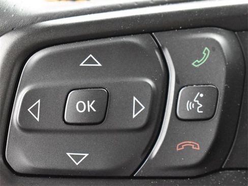 Used 2024 Jeep Gladiator Mojave w/ Technology Group image 27