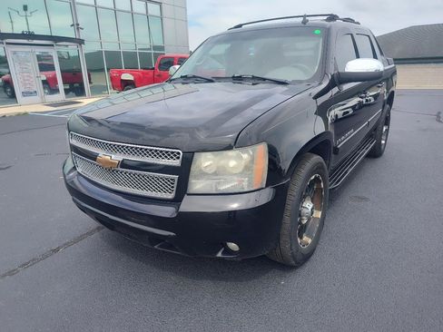 Used 2007 Chevrolet Avalanche LT w/ LT Preferred Equipment Group AWD/4WD image 2