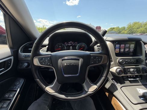 Used 2020 GMC Yukon Denali AWD/4WD image 17