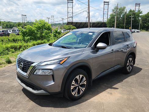 Used 2023 Nissan Rogue SV AWD/4WD image 3