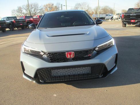 Used 2024 Honda Civic Type R image 9