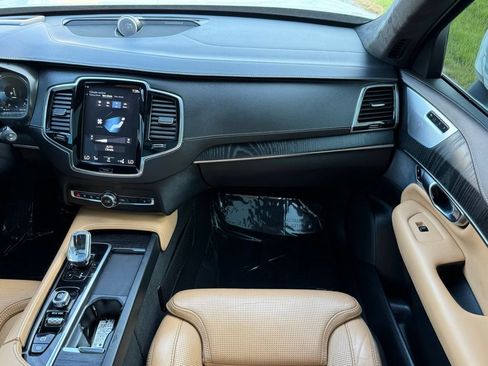 Used 2021 Volvo XC90 T8 Inscription w/ Protection Package Premier AWD/4WD image 27