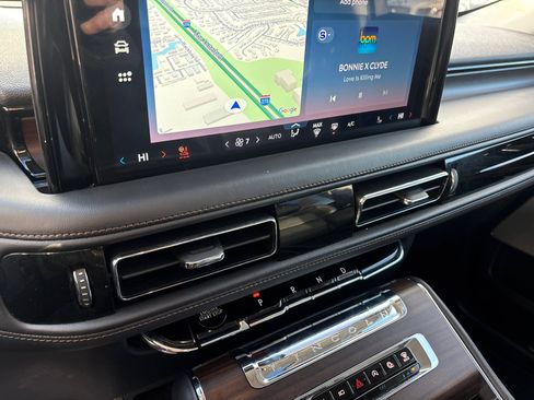 Certified 2025 Lincoln Aviator Reserve w/ Equipment Group 201A image 21