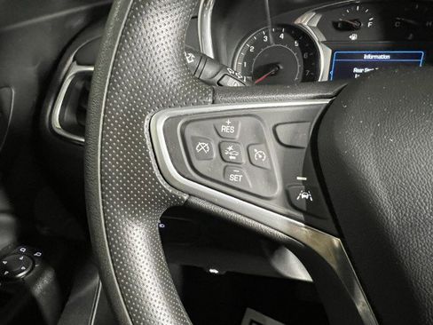 Used 2023 Chevrolet Equinox LT image 25