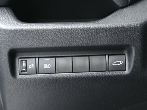 Used 2022 Toyota RAV4 XLE Premium image 13