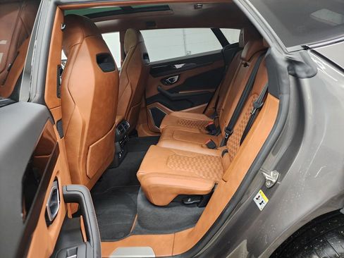 Used 2022 Lamborghini Urus image 27