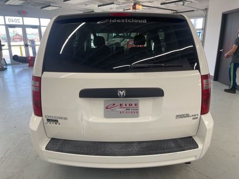 Used 2010 Dodge Grand Caravan SE w/ Climate Group image 28