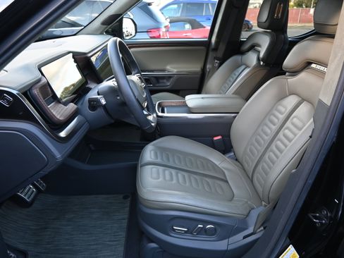 Used 2023 Rivian R1T Adventure image 52