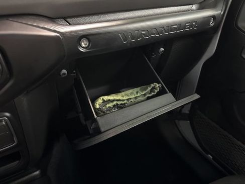 Used 2023 Jeep Wrangler Unlimited w/ Cold Weather Group AWD/4WD image 50