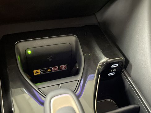 Used 2025 Toyota Crown XLE image 28