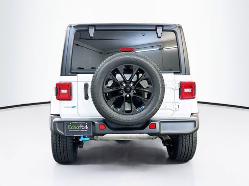 Used 2023 Jeep Wrangler Unlimited Sahara w/ Cold Weather Group AWD/4WD image 7