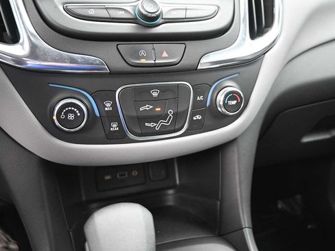 Used 2023 Chevrolet Equinox LS AWD/4WD image 18