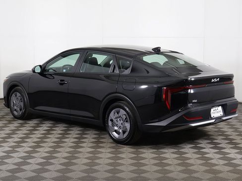 Used 2025 Kia K4 LX image 7