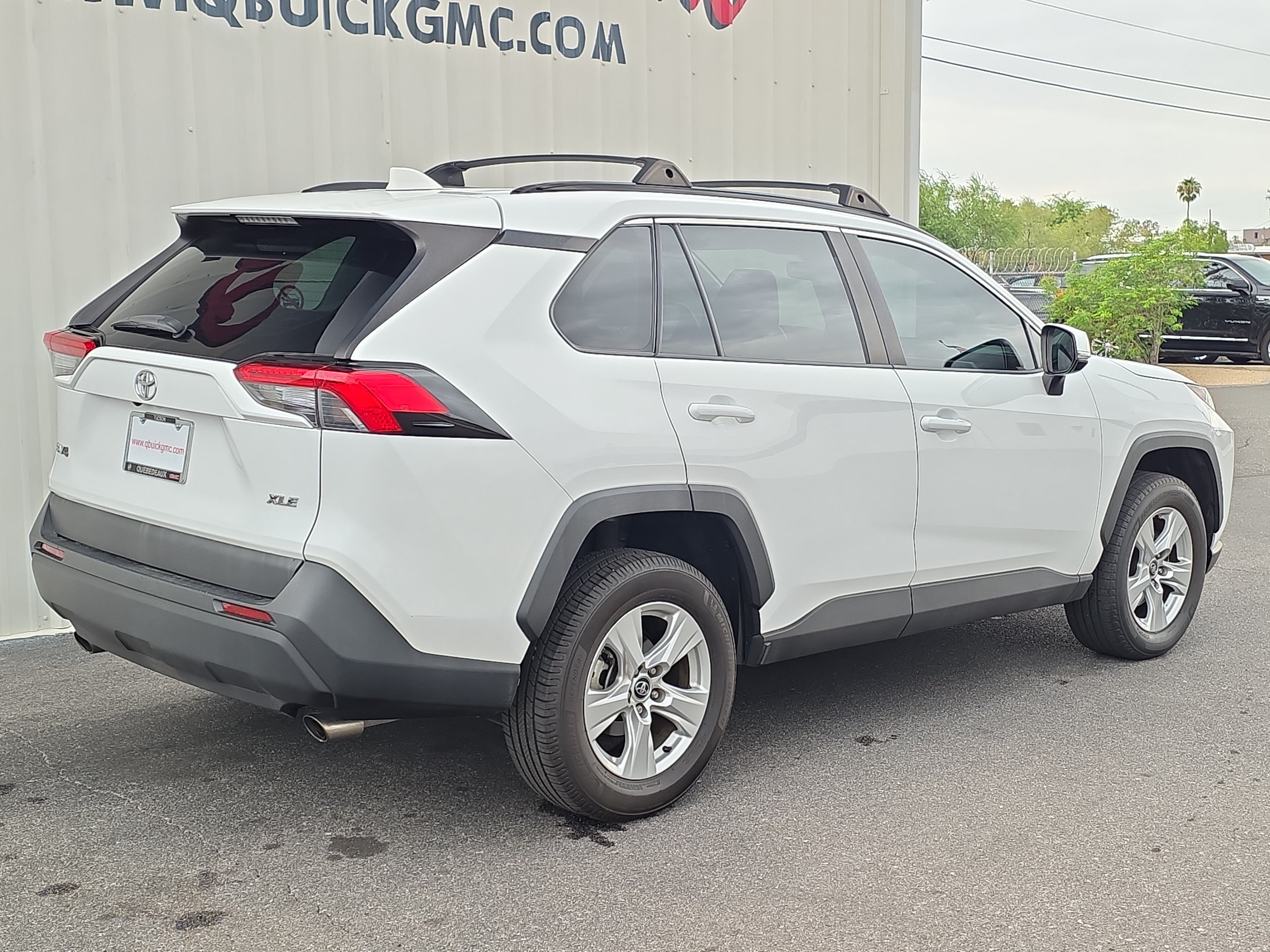Used 2020 Toyota RAV4 XLE FWD image 8