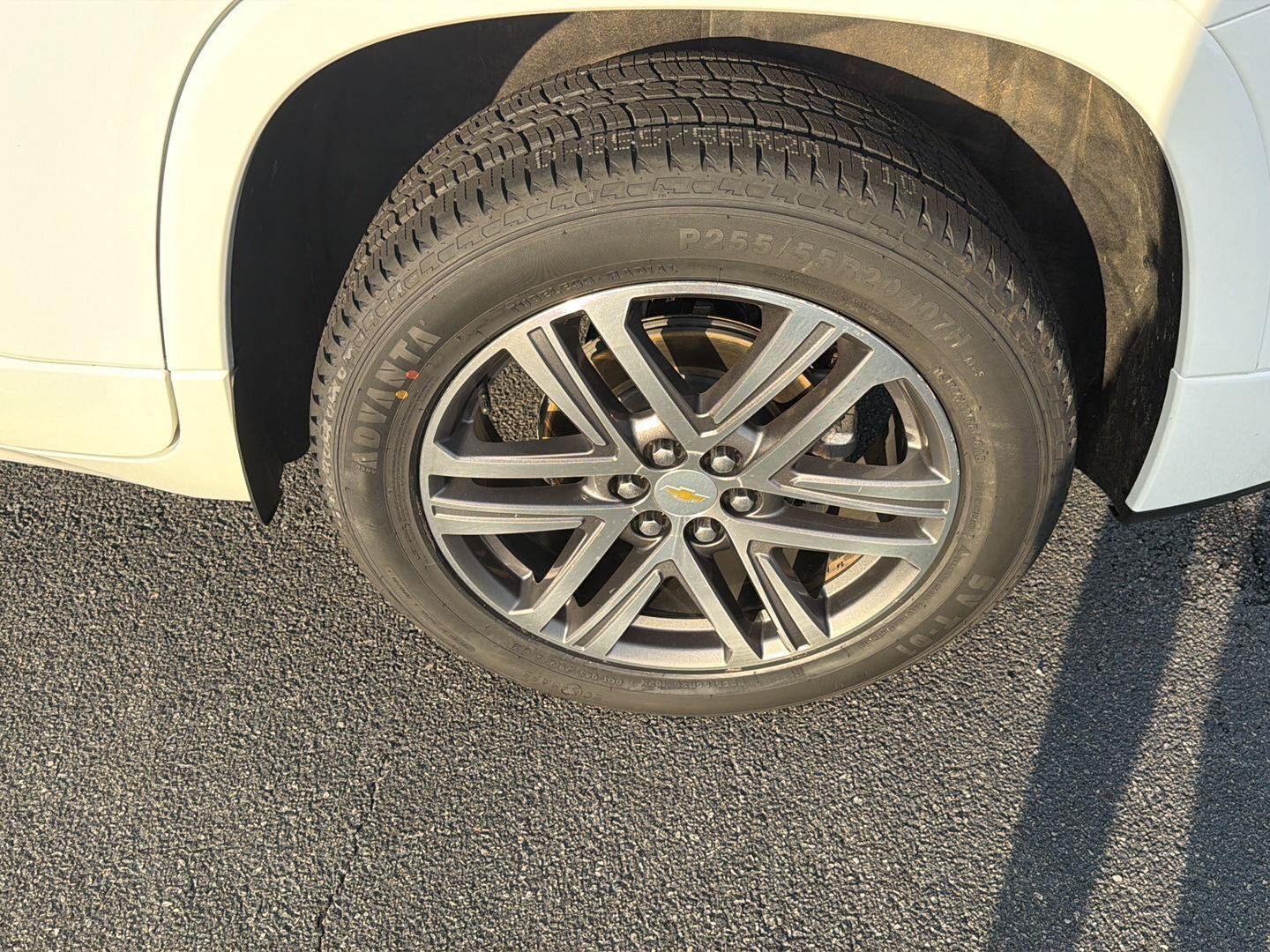Used 2022 Chevrolet Traverse High Country FWD image 39