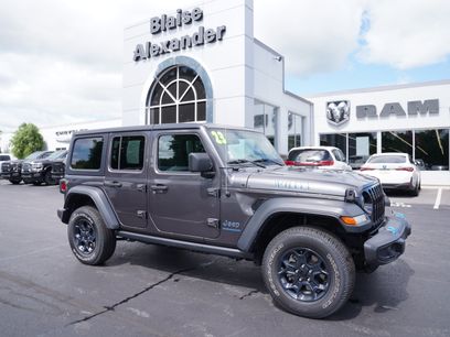 Used 2023 Jeep Wrangler Unlimited w/ Cold Weather Group