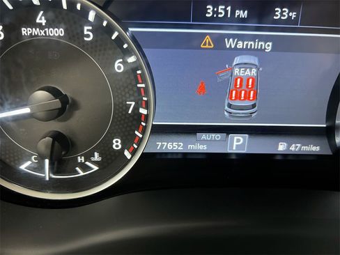 Used 2023 Nissan Armada SL w/ Captain's Chairs Package image 12