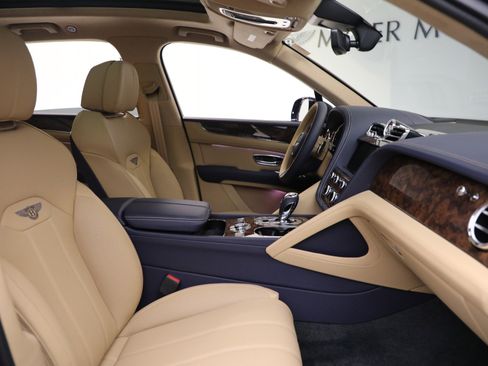 New 2025 Bentley Bentayga image 27