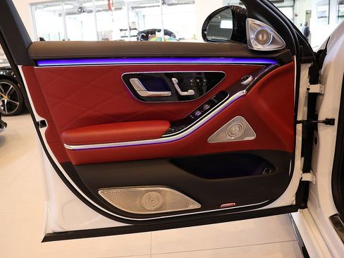 Used 2025 Mercedes-Benz S 63 AMG S image 54