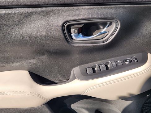 Certified 2023 Honda HR-V LX image 23