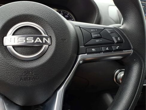 Used 2025 Nissan Sentra SV FWD image 18