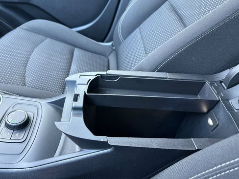 Used 2024 GMC Terrain SLE image 33