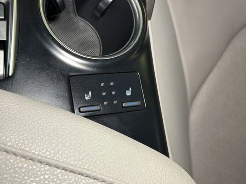 Used 2018 Toyota Camry XSE FWD image 28