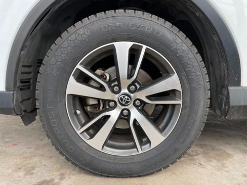 Used 2018 Toyota RAV4 XLE w/ Plus Extra Value Package AWD/4WD image 25