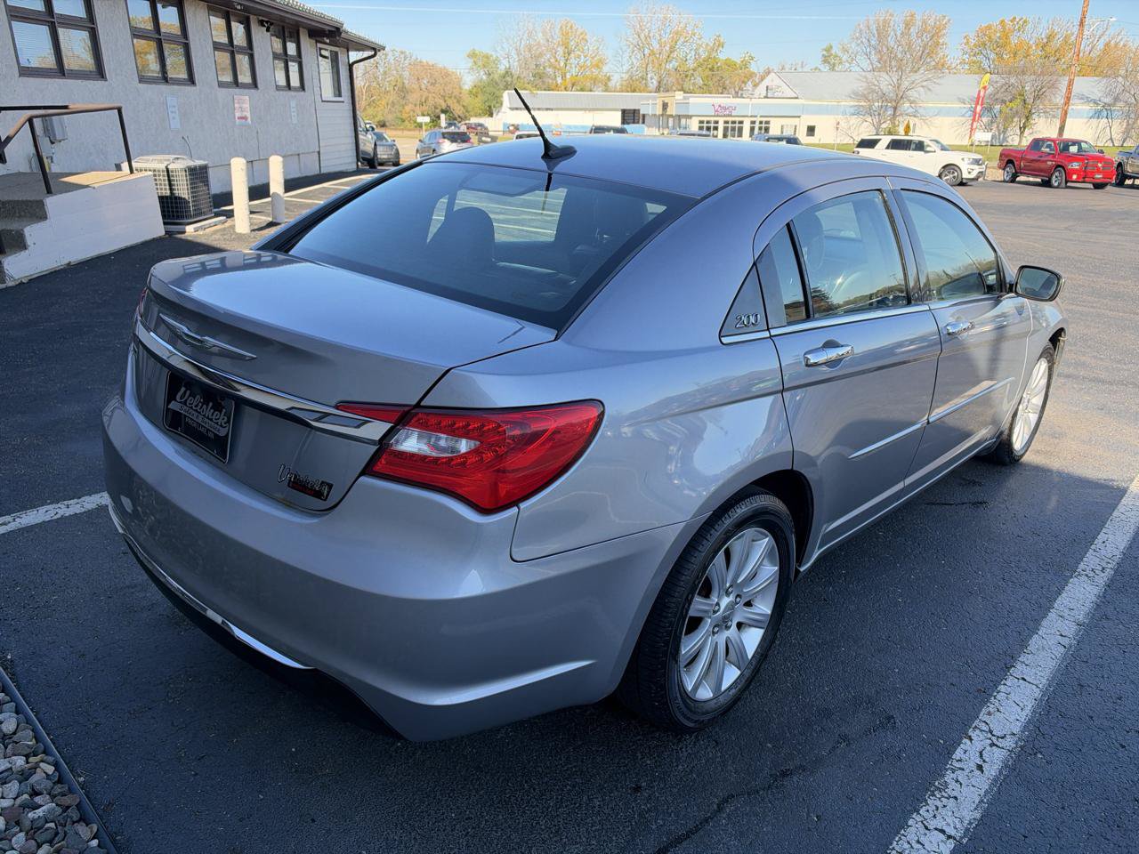 Used 2013 Chrysler 200 Limited FWD image 3