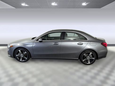 Used 2021 Mercedes-Benz A 220 4MATIC image 2