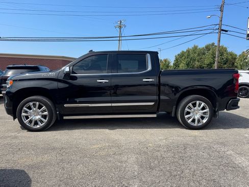 Used 2022 Chevrolet Silverado 1500 High Country w/ High Country Premium Package AWD/4WD image 3