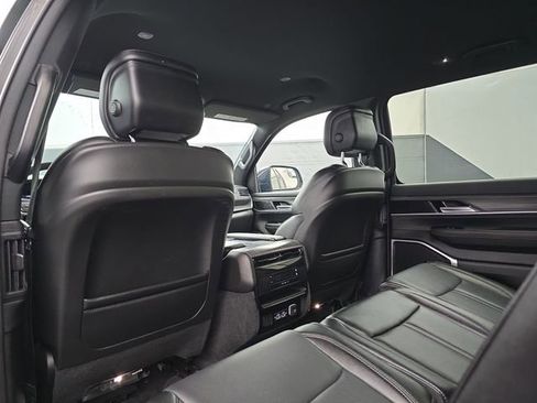 Used 2024 Jeep Wagoneer Series II w/ Flexible Seating Group image 40