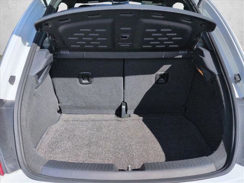 Used 2019 Volkswagen Beetle S image 6