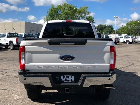 Used 2019 Ford F350 Lariat w/ Chrome Package image 28