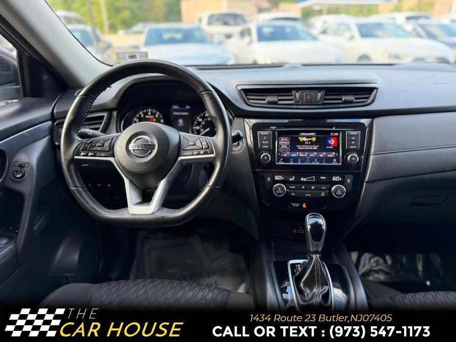 Used 2019 Nissan Rogue SV FWD image 23