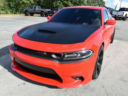 Used 2019 Dodge Charger Scat Pack w/ Dynamics Package RWD image 2